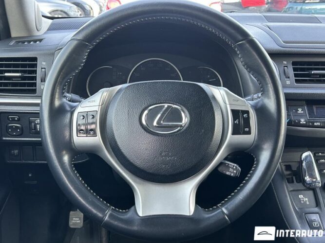 Lexus CT 200h 40 interauto-car