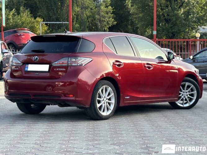 Lexus CT 200h 31 interauto-car