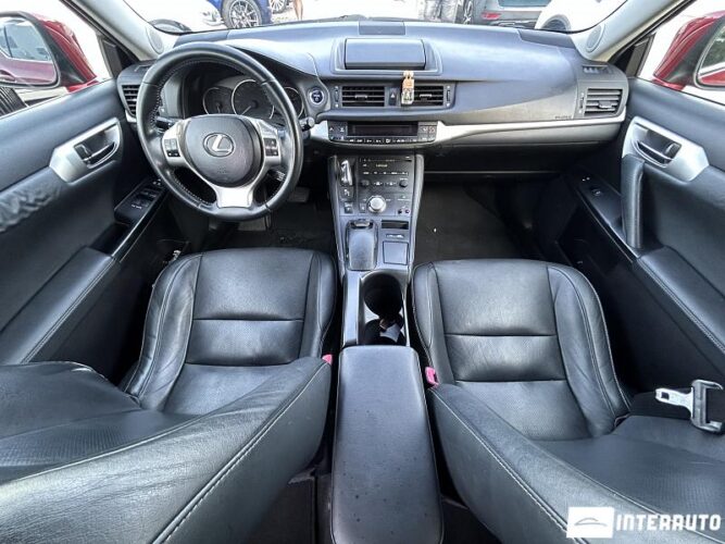 Lexus CT 200h 43 interauto-car