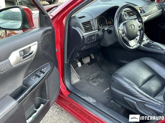 Lexus CT 200h 34 interauto-car
