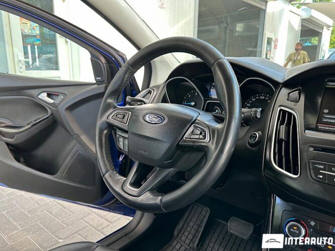 Ford Focus 39 interauto-car
