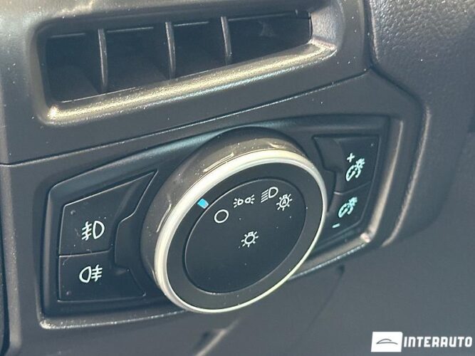 Ford Focus 46 interauto-car