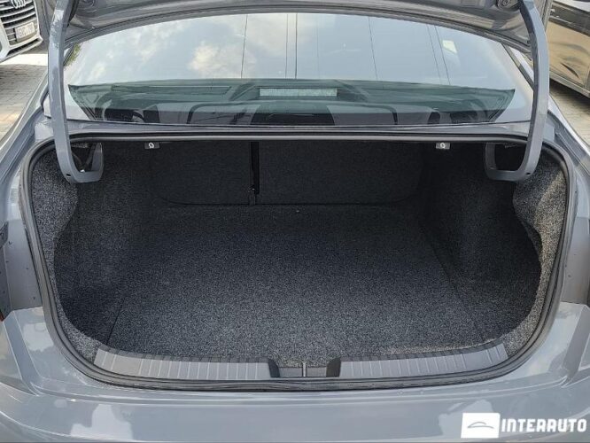 Volkswagen Jetta GLI 38 interauto-car