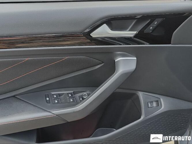 Volkswagen Jetta GLI 52 interauto-car