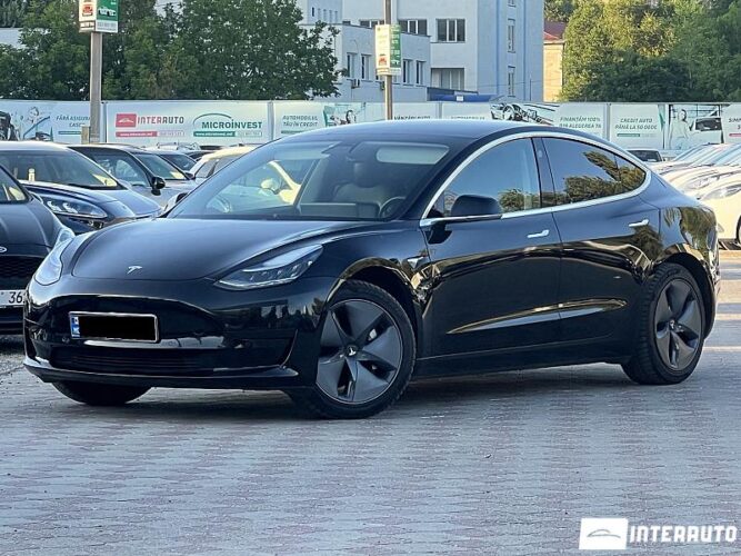 Tesla Model 3 31 interauto-car