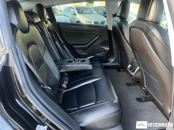 Tesla Model 3 46 interauto-car