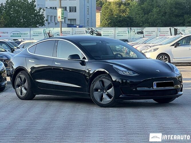 Tesla Model 3 34 interauto-car