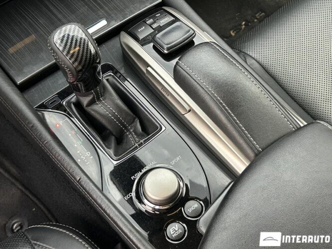 Lexus GS 300h 40 interauto-car