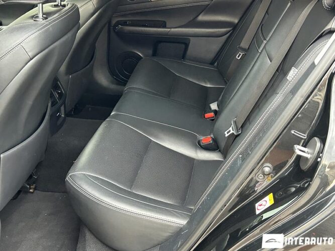 Lexus GS 300h 42 interauto-car