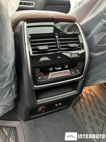 BMW X7 4.0d 50 interauto-car