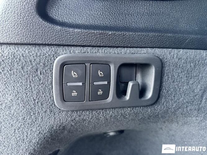 Audi Q7 59 interauto-car