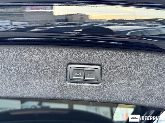 Audi Q7 60 interauto-car