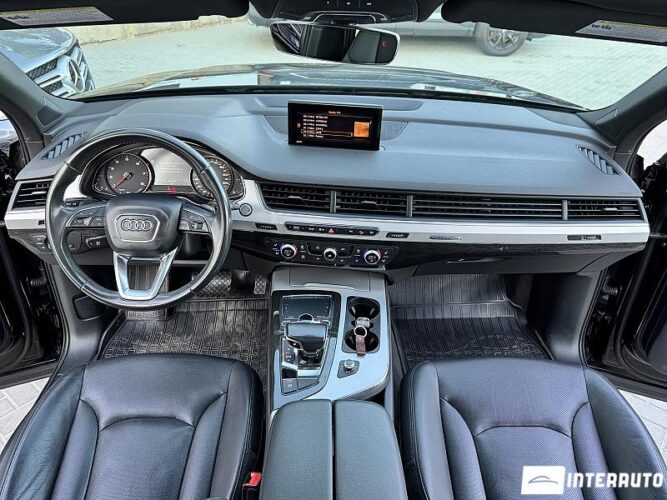 Audi Q7 42 interauto-car