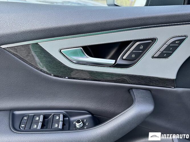 Audi Q7 55 interauto-car