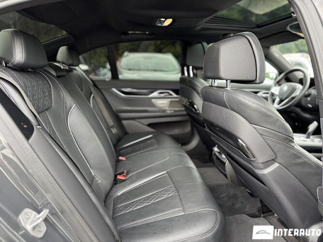 BMW 745e 58 interauto-car