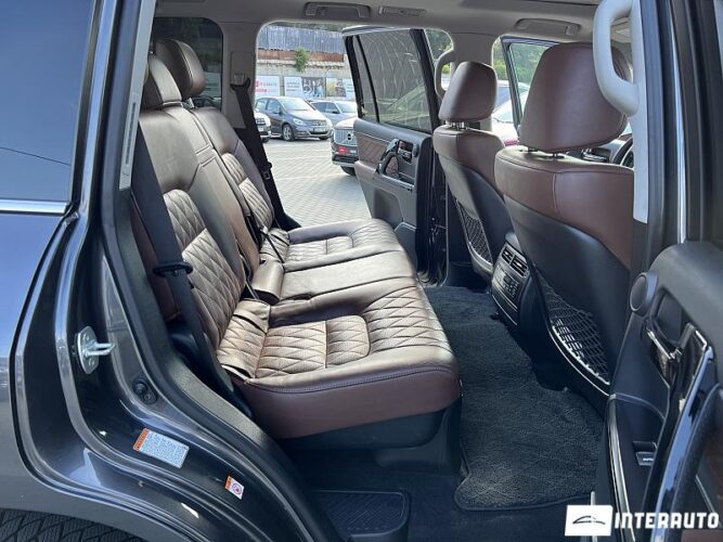 Toyota Land Cruiser 50 interauto-car