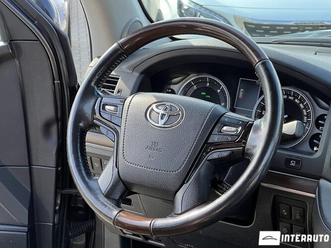 Toyota Land Cruiser 43 interauto-car