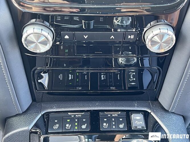 Toyota Land Cruiser 46 interauto-car