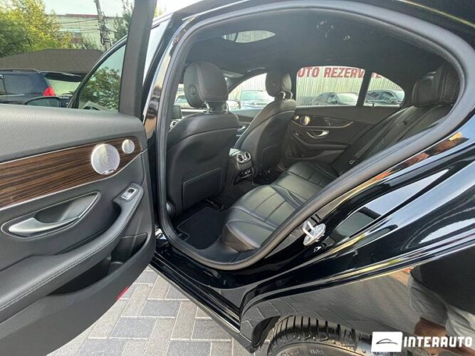 Mercedes C 300 38 interauto-car