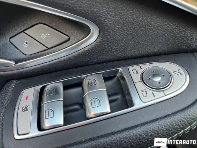 Mercedes C 300 37 interauto-car