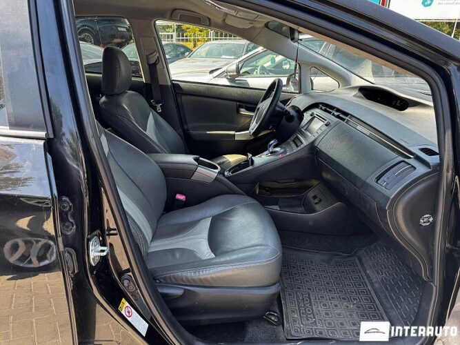Toyota Prius 33 interauto-car