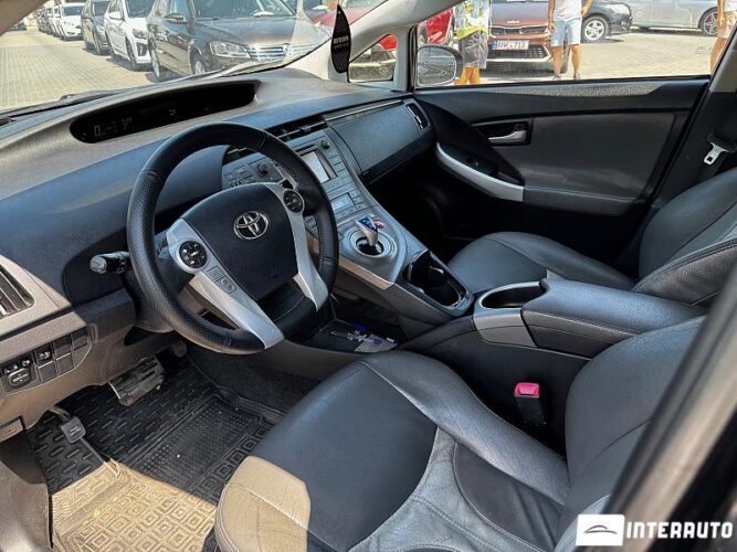 Toyota Prius 36 interauto-car