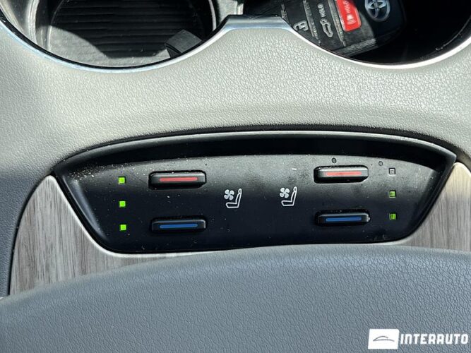 Toyota Venza 46 interauto-car