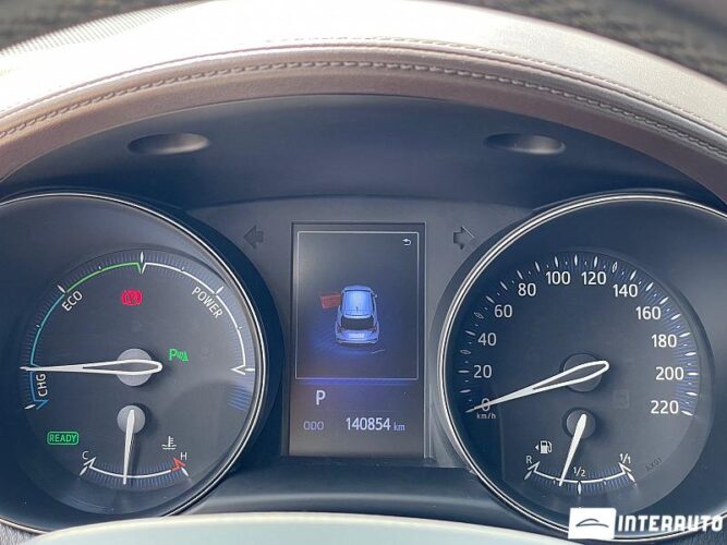 Toyota C-HR 41 interauto-car