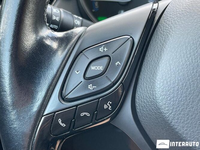 Toyota C-HR 39 interauto-car