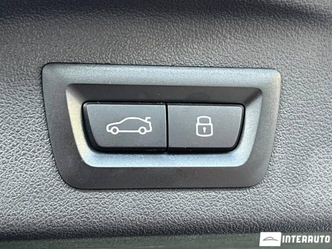 BMW X7 4.0d 63 interauto-car