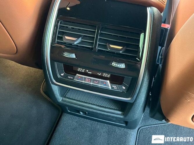 BMW X7 4.0d 56 interauto-car