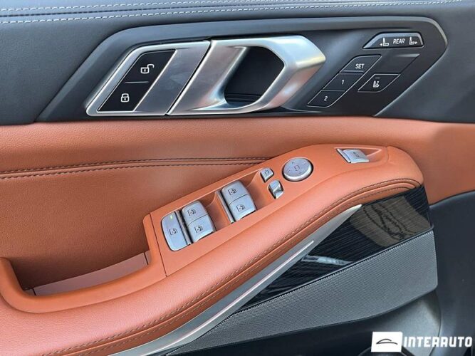 BMW X7 4.0d 42 interauto-car