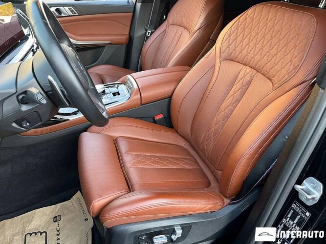 BMW X7 4.0d 43 interauto-car