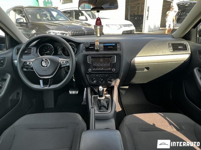 Volkswagen Jetta 36 interauto-car