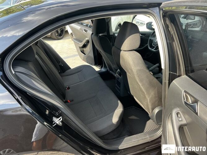 Volkswagen Jetta 35 interauto-car