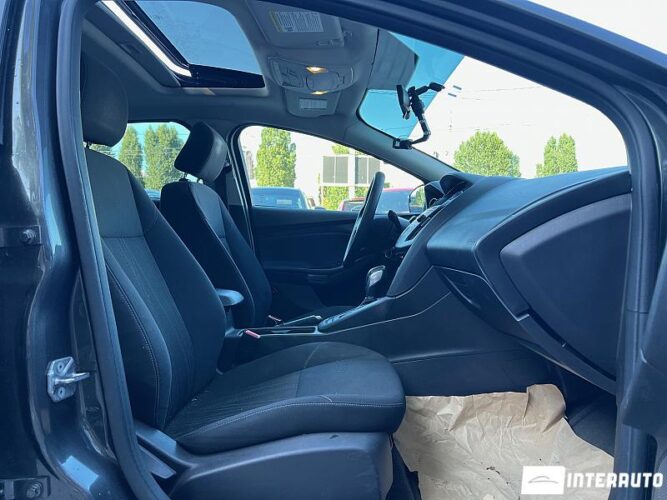 Ford Focus 43 interauto-car