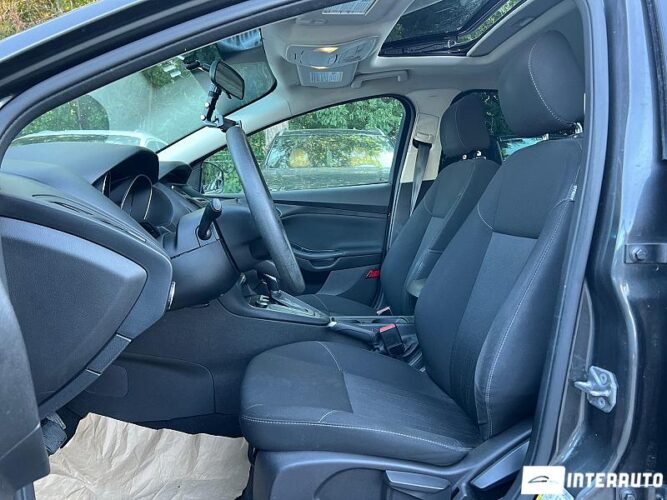 Ford Focus 33 interauto-car