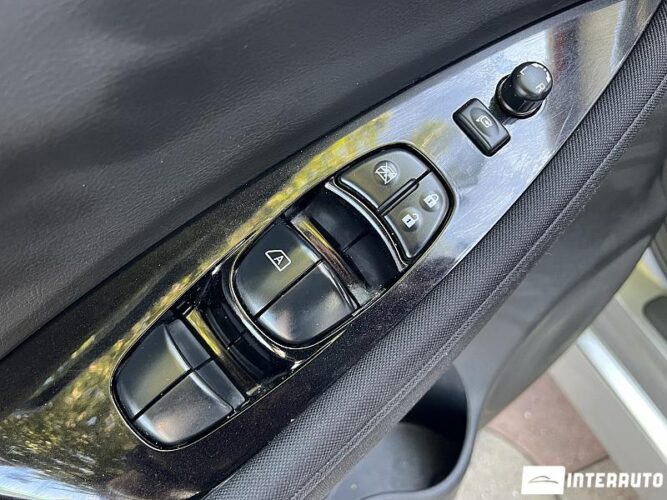 Nissan Leaf 33 interauto-car