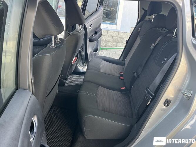 Nissan Leaf 42 interauto-car