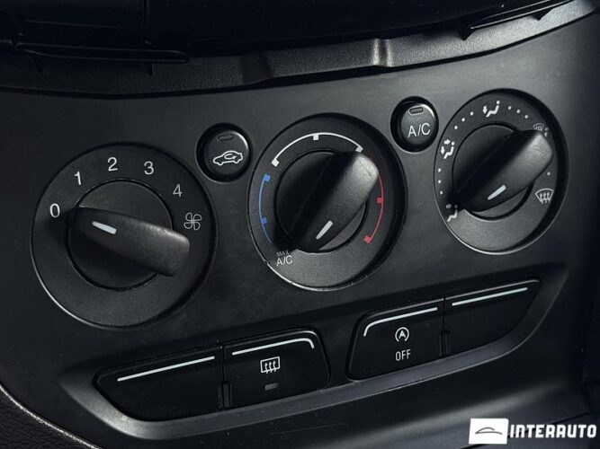 Ford Focus 39 interauto-car