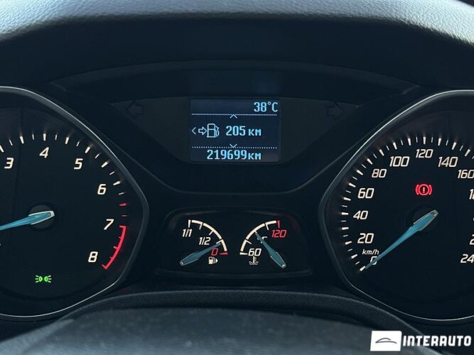 Ford Focus 37 interauto-car