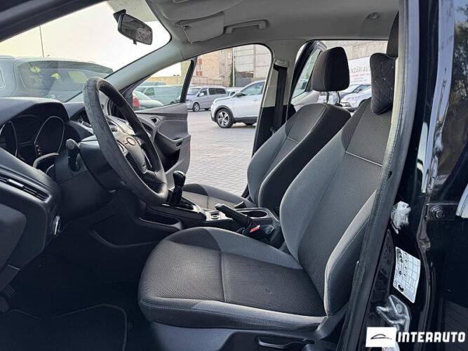 Ford Focus 34 interauto-car