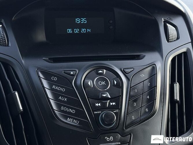 Ford Focus 38 interauto-car