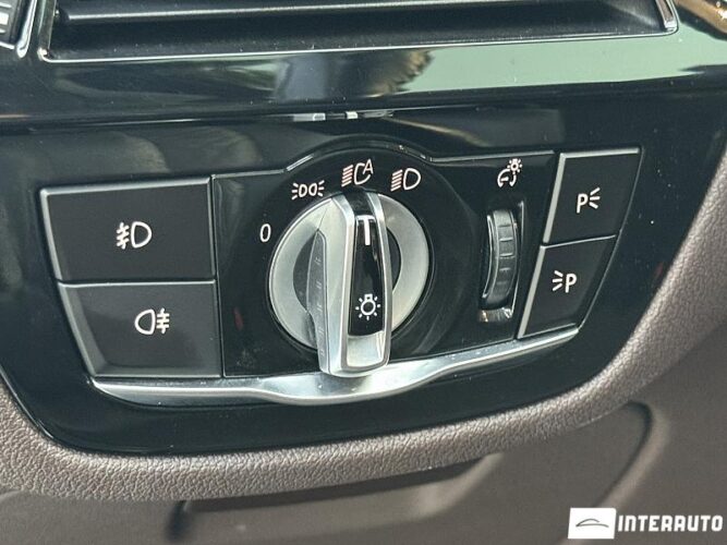 BMW 530e 56 interauto-car