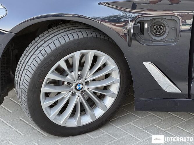 BMW 530e 52 interauto-car
