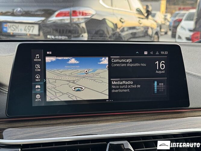 BMW 530e 44 interauto-car