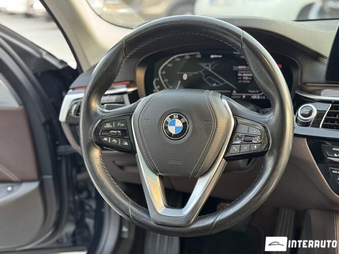 BMW 530e 42 interauto-car