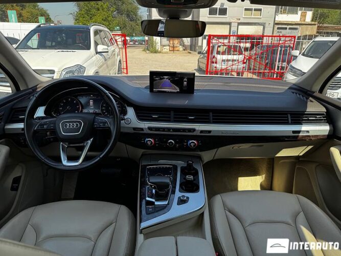 Audi Q7 45 interauto-car