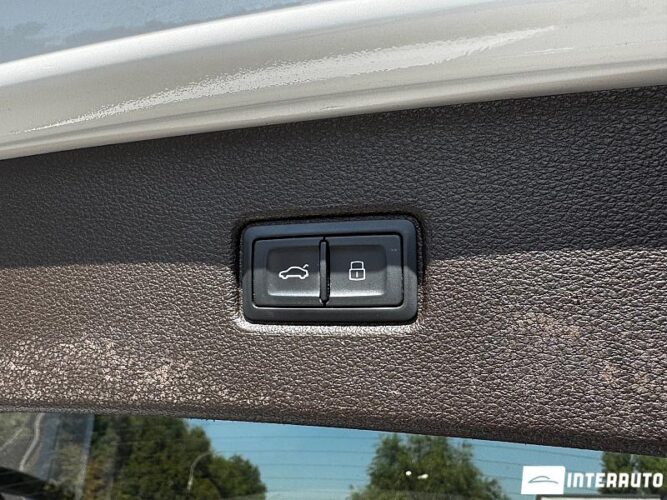 Audi Q7 62 interauto-car