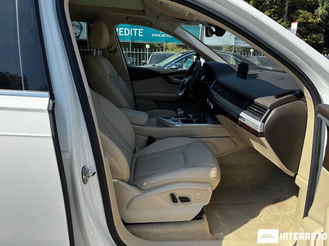Audi Q7 44 interauto-car